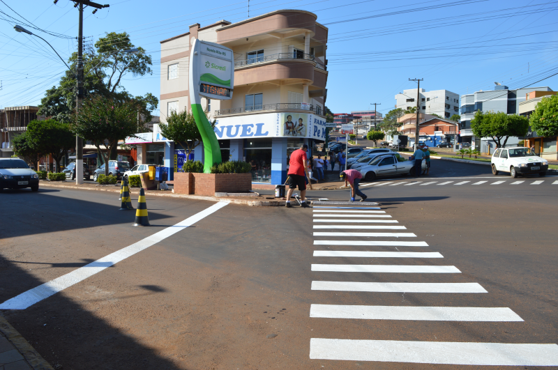 Departamento de trânsito realiza revitalização de sinalização viária em Ronda Alta