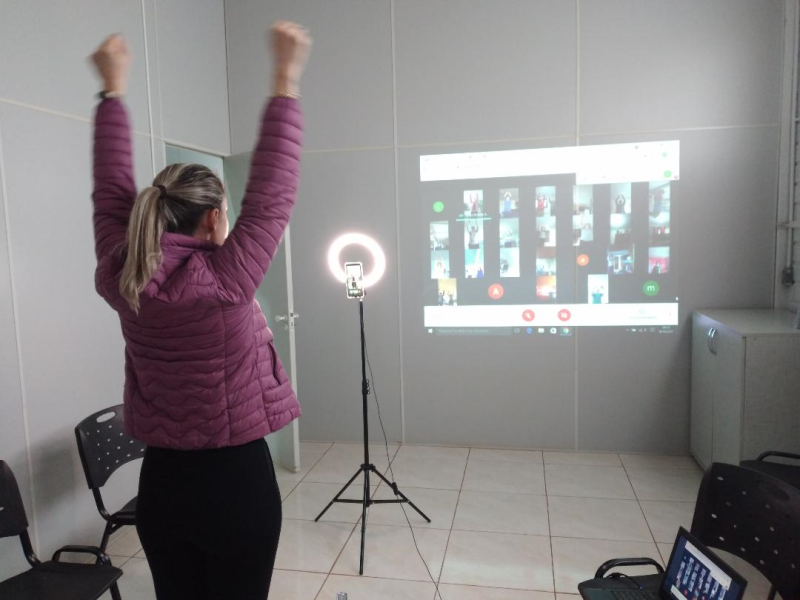 Atividade física é ofertada a grupo de idosos