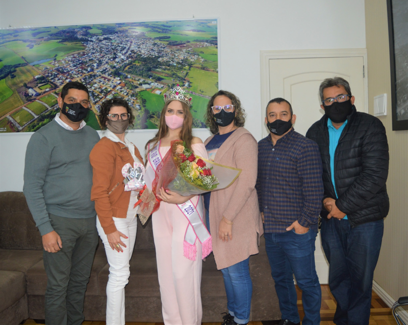 Executivo recepciona Miss Rio Grande do Sul CNB Teen 2021