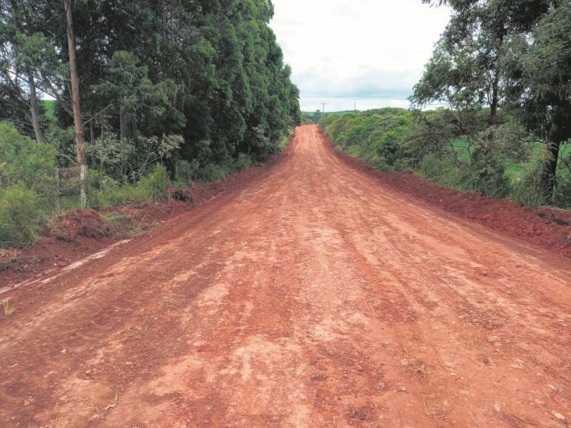 Recuperação de estradas chega à Fazenda Sarandi