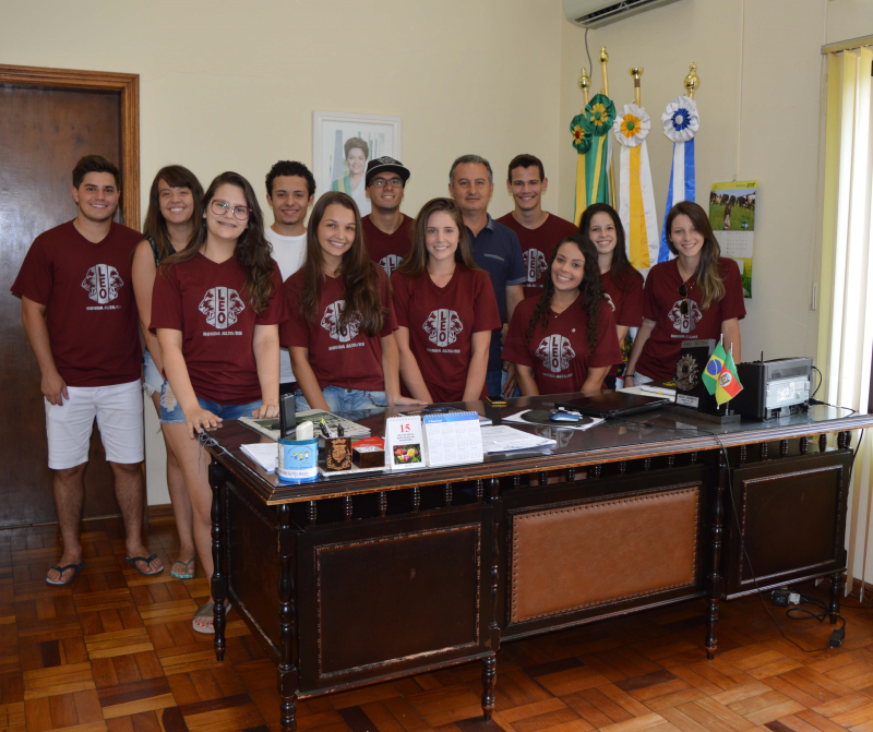 Integrantes do LEO Clube visitaram a Prefeitura