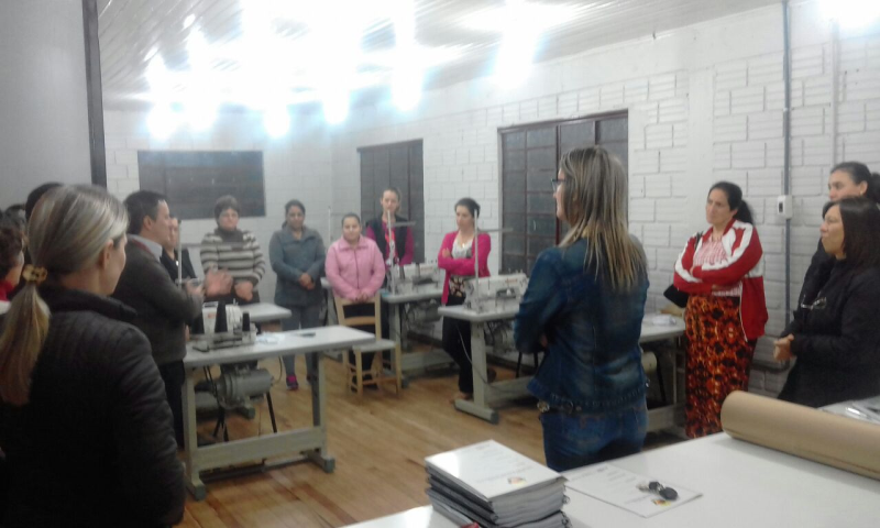 Secretaria de Indústria e Comércio inicia mais dois cursos profissionalizantes