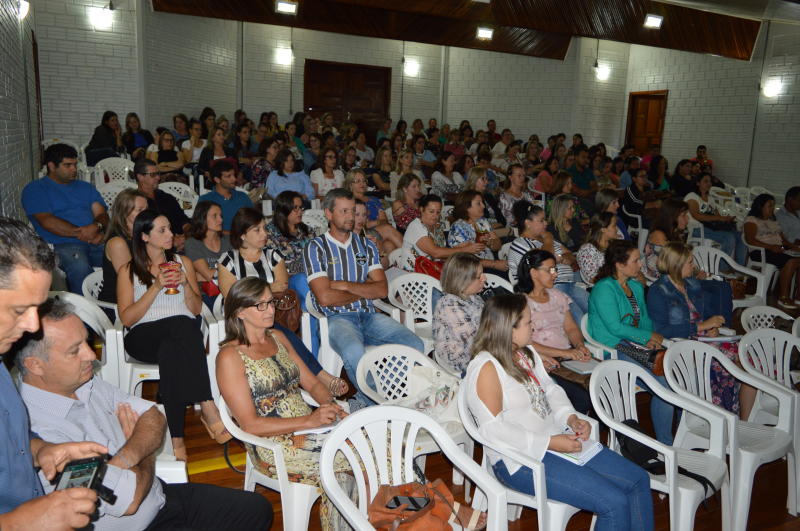 Professores das redes Municipal e Estadual de Ensino de Ronda Alta iniciam Formação Continuada