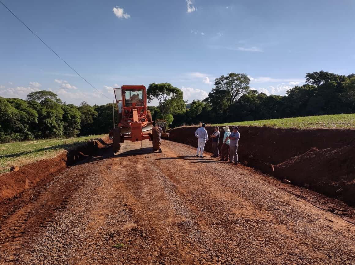 PROSSEGUE RECUPERAÇÃO DA ESTRADA DO PASSO DA ENTRADA