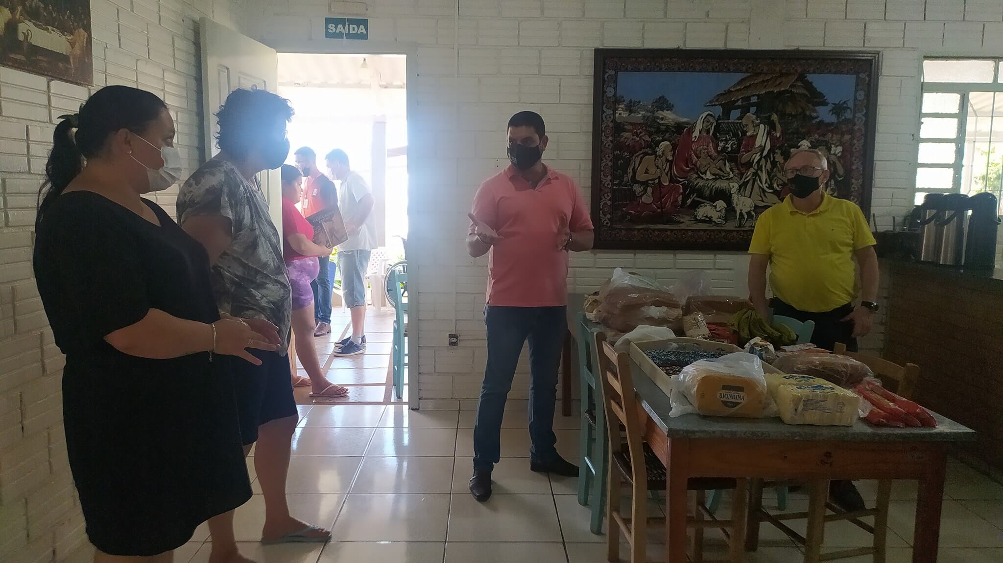 Escolas municipais fazem doação ao Solar Santa Ana