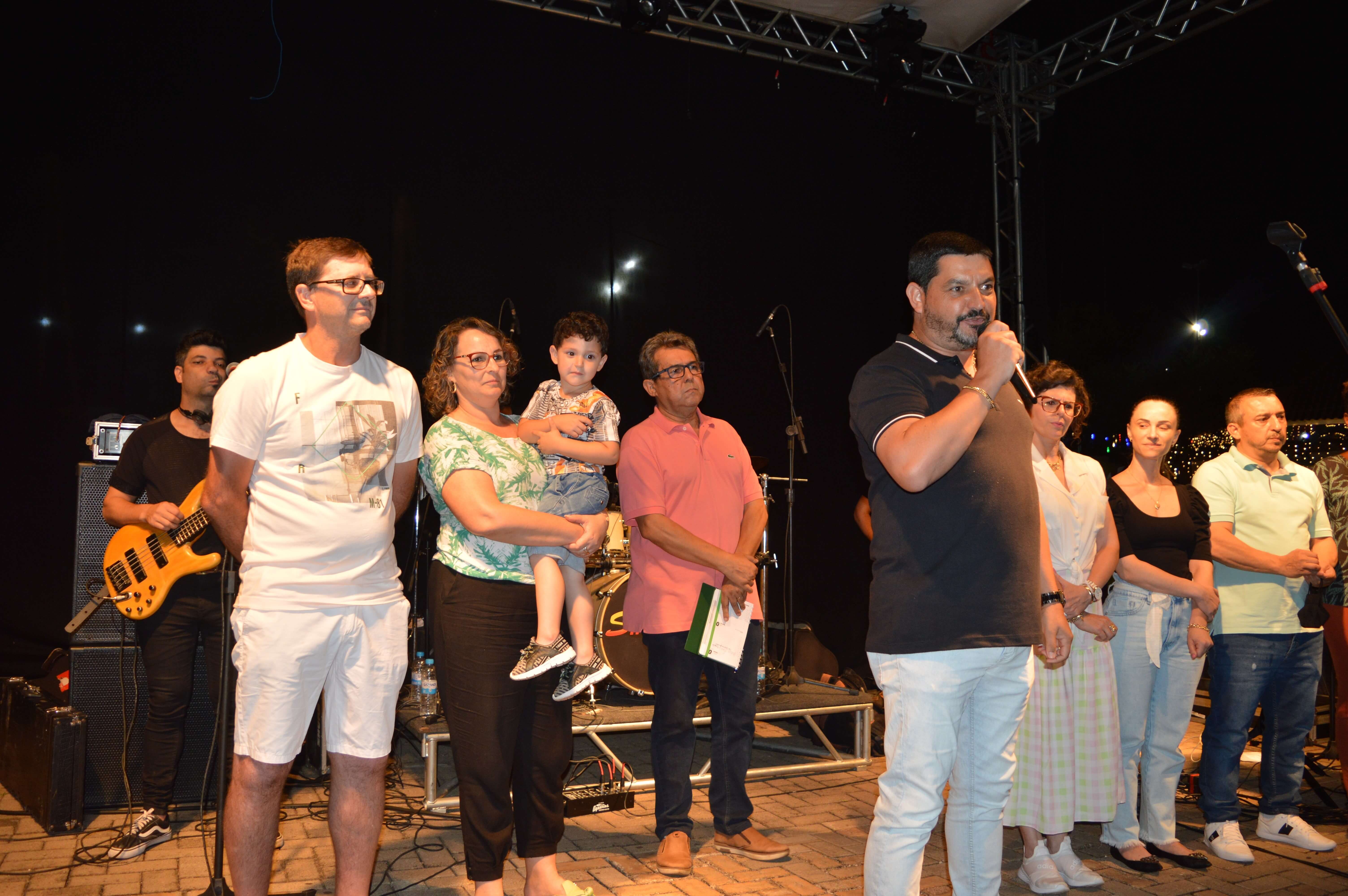 Show com Padre Ezequiel Dal Pozzo marca o início da Semana do Natal