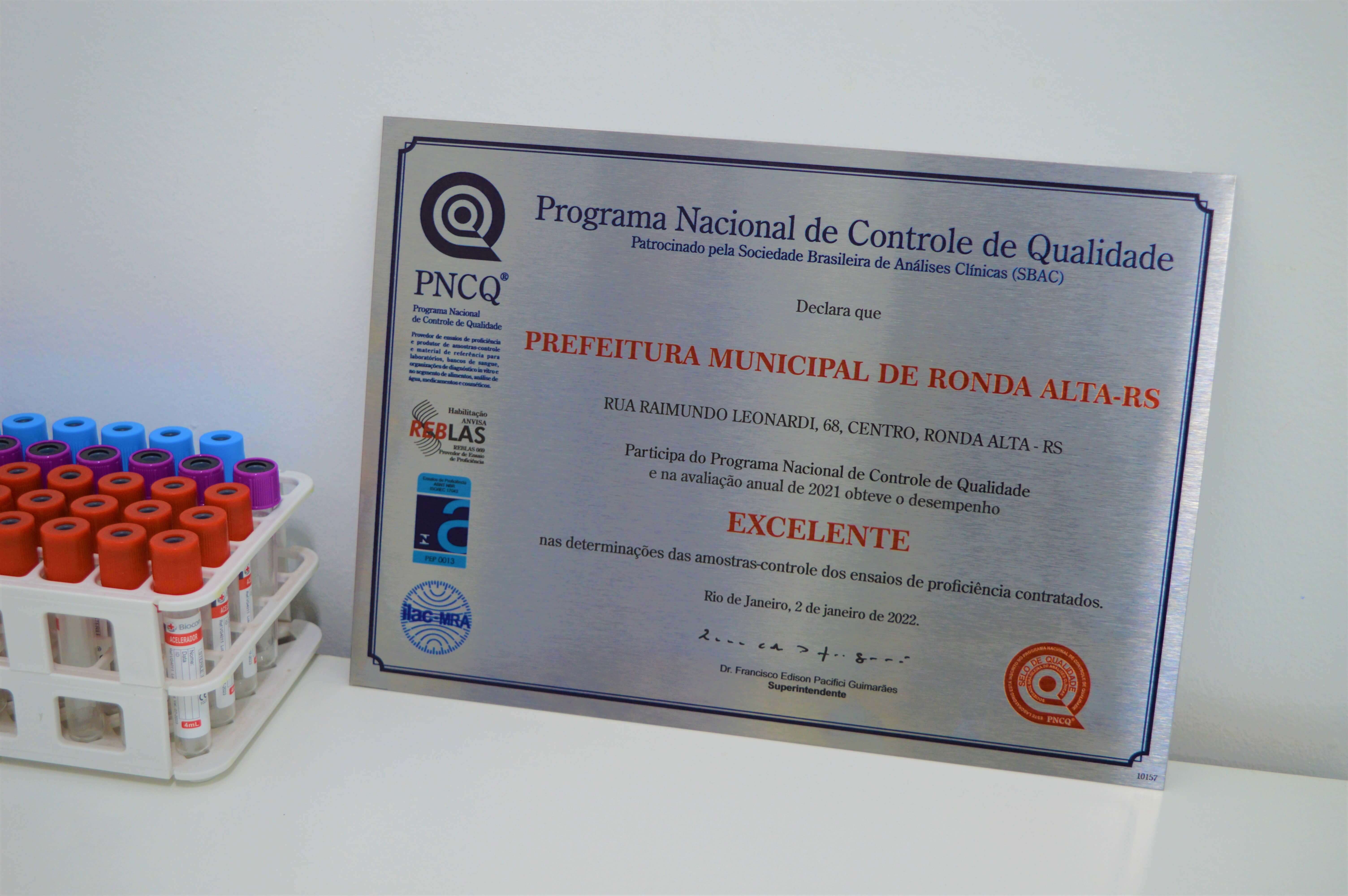 Laboratório Municipal de Ronda Alta recebe certificado do Programa Nacional de Controle de Qualidade
