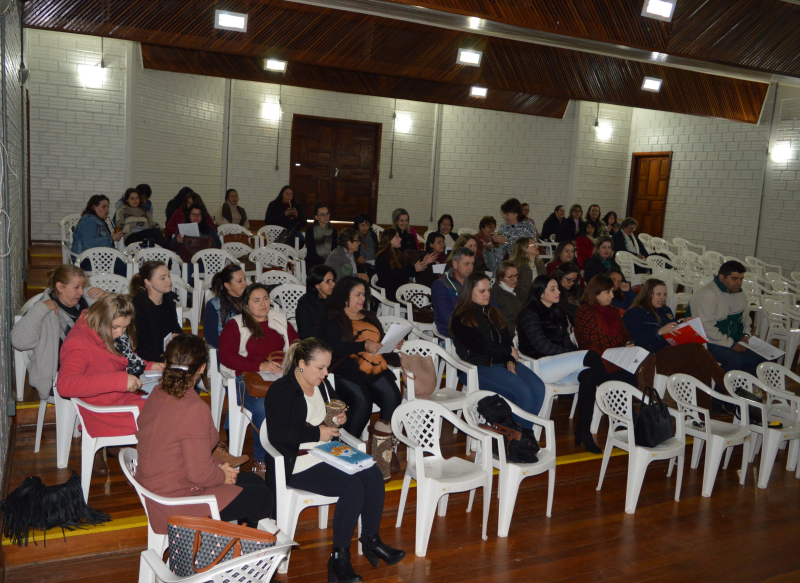 Base Nacional Comum Curricular foi tema de Encontro de Formação Continuada