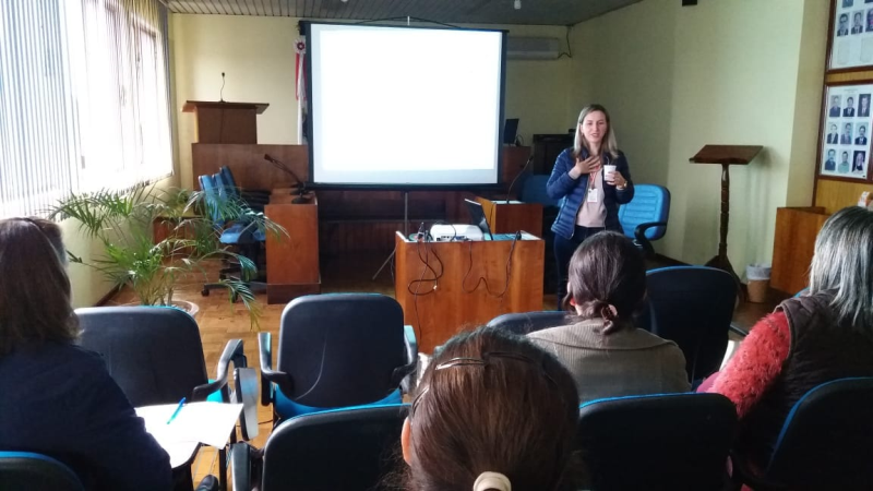 Merendeiras participam de encontro de capacitação