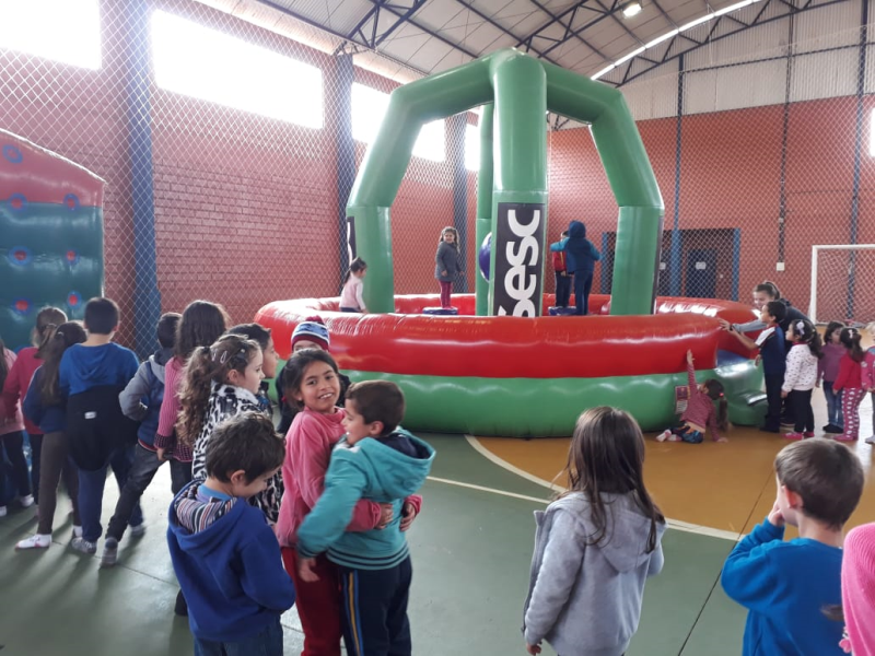 Brinquedos do SESC fazem a alegria da criançada