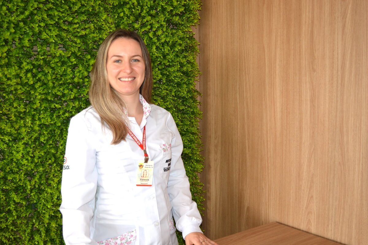 Nutricionista da SMED, Vanessa C. Simon tem receitas selecionadas para compor cartilha do FNDE