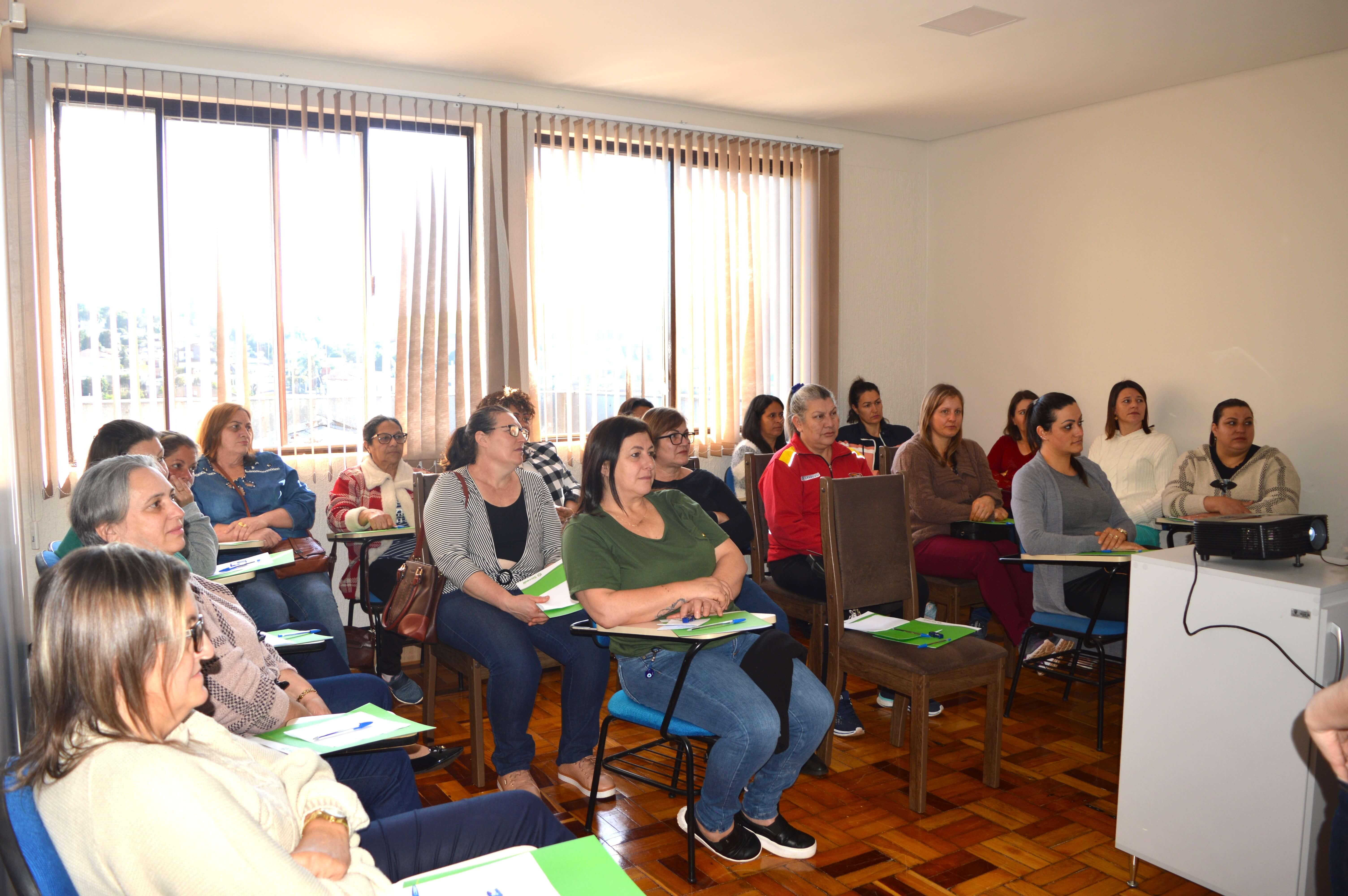 Segunda capacitação para merendeiras é realizada pela SMED