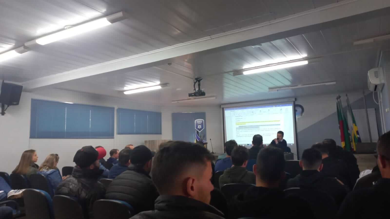 Coordenador do CMD Ronda Alta participa de reunião Amzop em Seberi