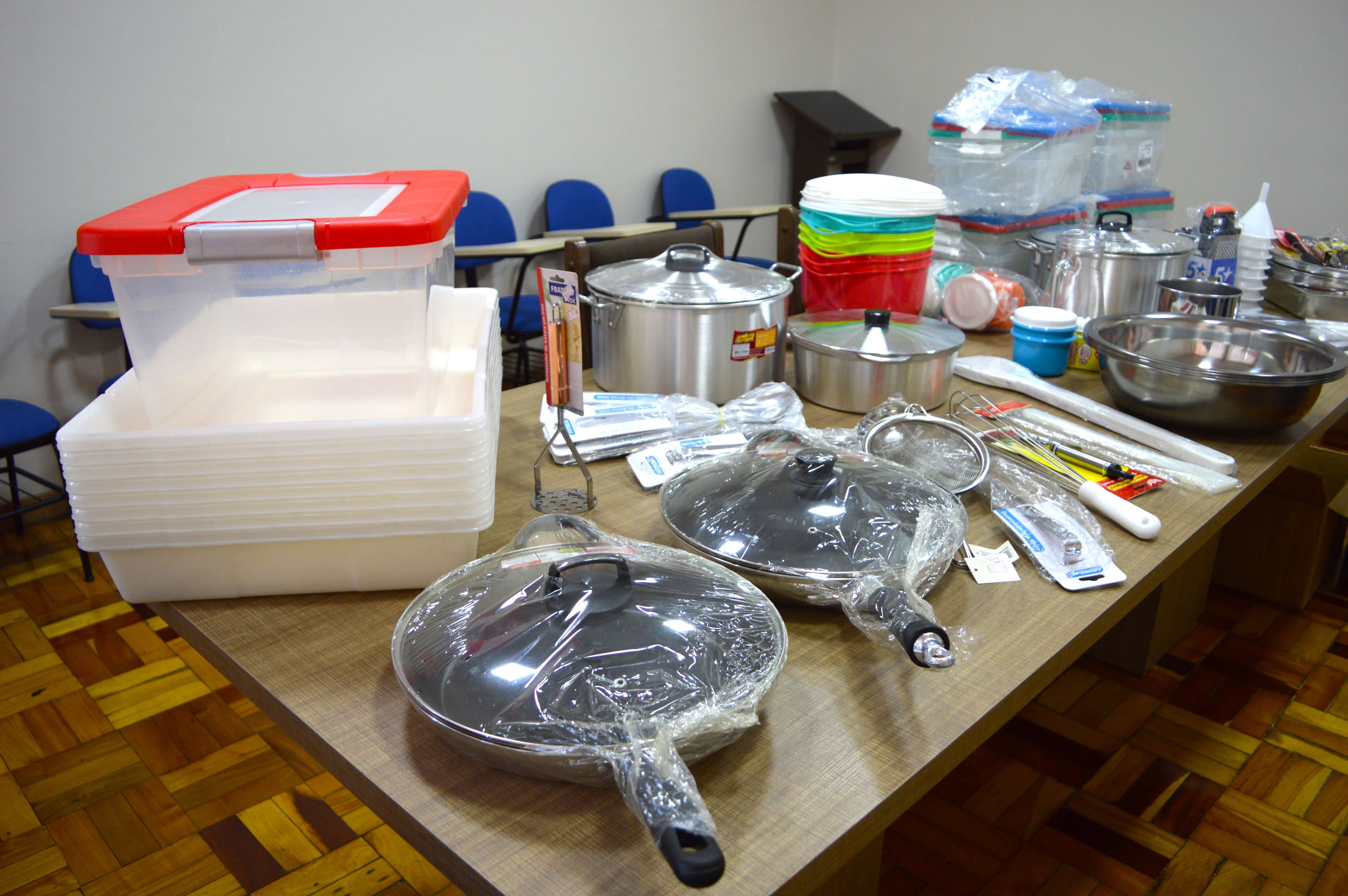 Secretaria Municipal de Educação e Desporto renova utensílios de cozinha das escolas municipais de Ronda Alta