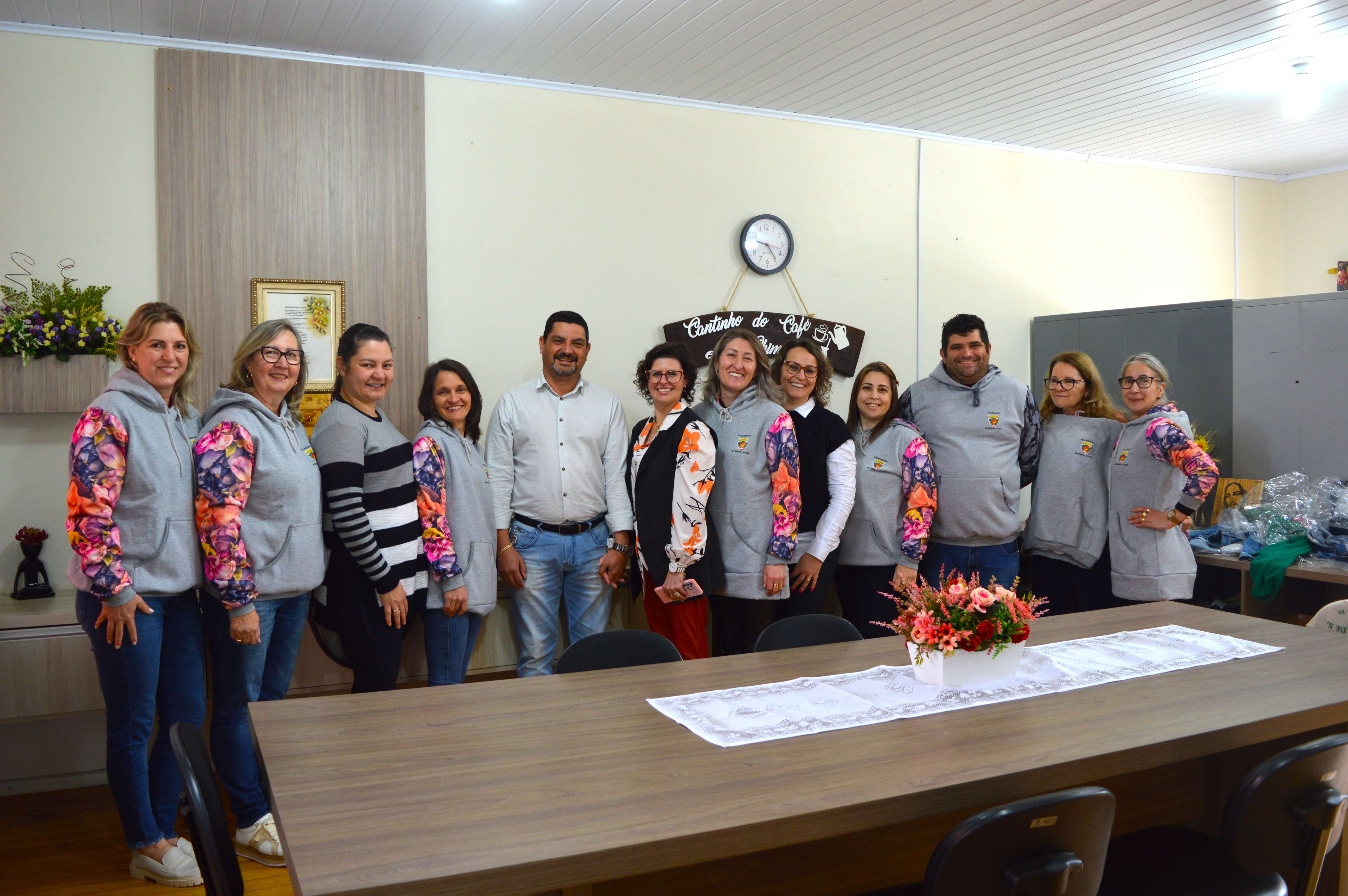 Professores da rede municipal são homenageados pela Administração de Ronda Alta