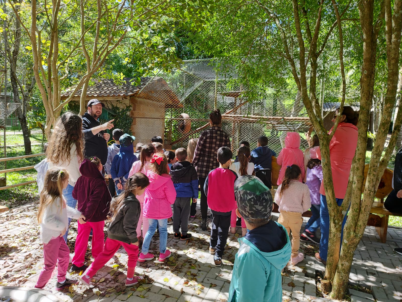 Alunos da escola Alderi Facchi visitam o Primaves