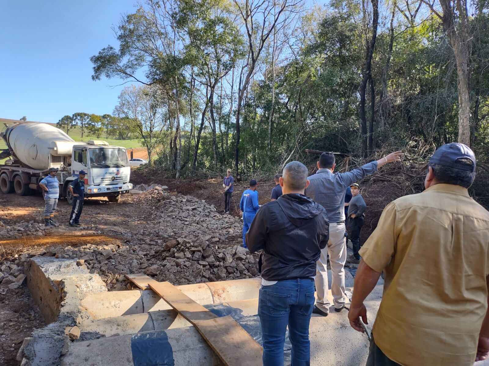 PONTE NA DIVISA COM ENGENHO VELHO EM FASE DE CONCLUSÃO