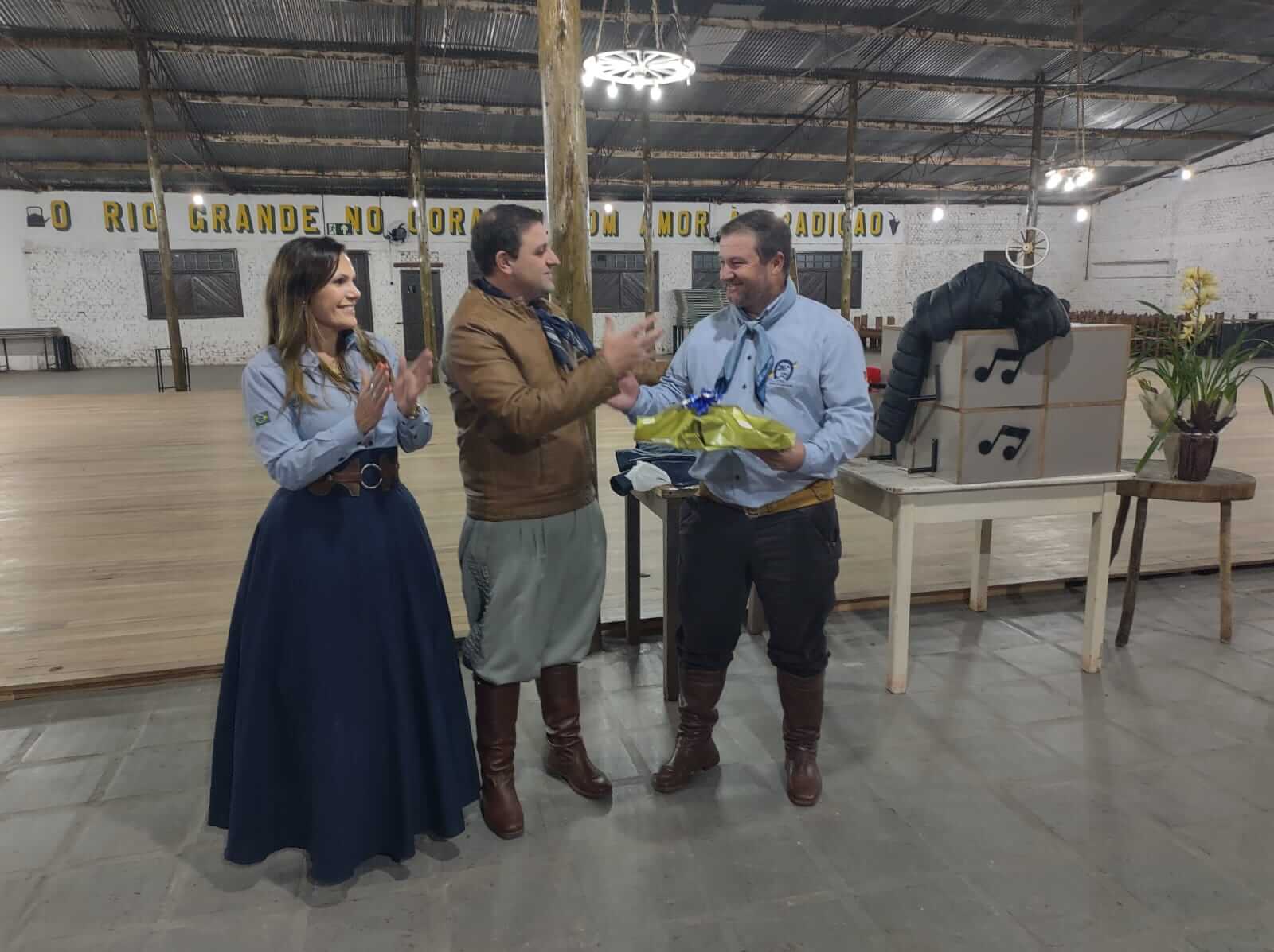 EMPOSSADA NOVA PATRONAGEM DO CTG RONDA DA SAUDADE