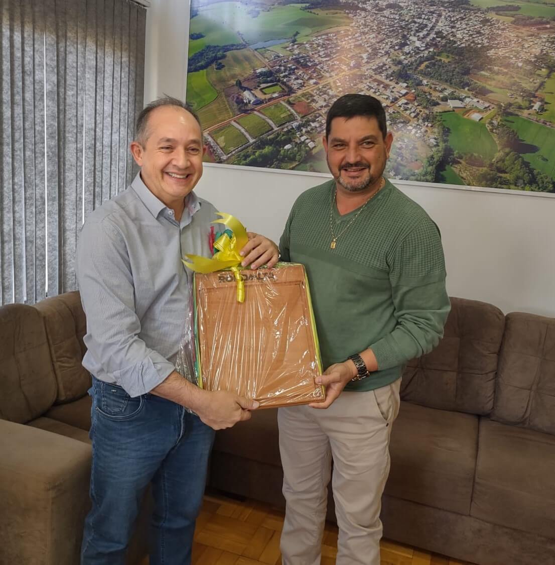 DEPUTADO LUCIANO AZEVEDO RECEBIDO EM RONDA ALTA