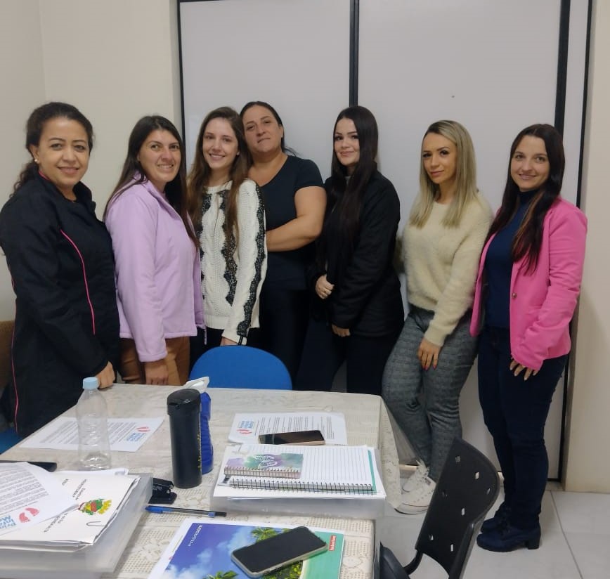Equipe do PIM - Primeira Infância Melhor de Ronda Alta realiza formação continuada