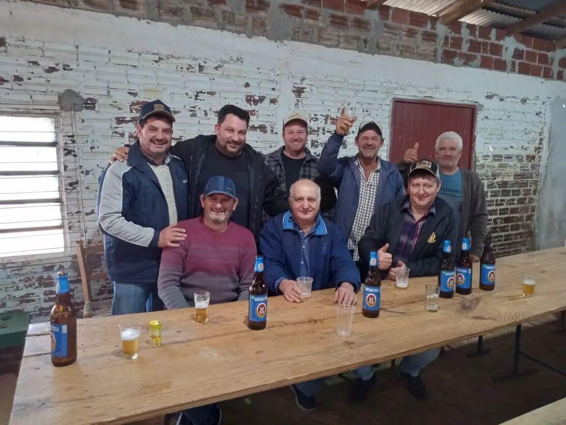 Prefeito Marcos de Ronda Alta e prefeito Diego de Engenho Velho, grandes parceiros juntos em partida de campeonato de bocha