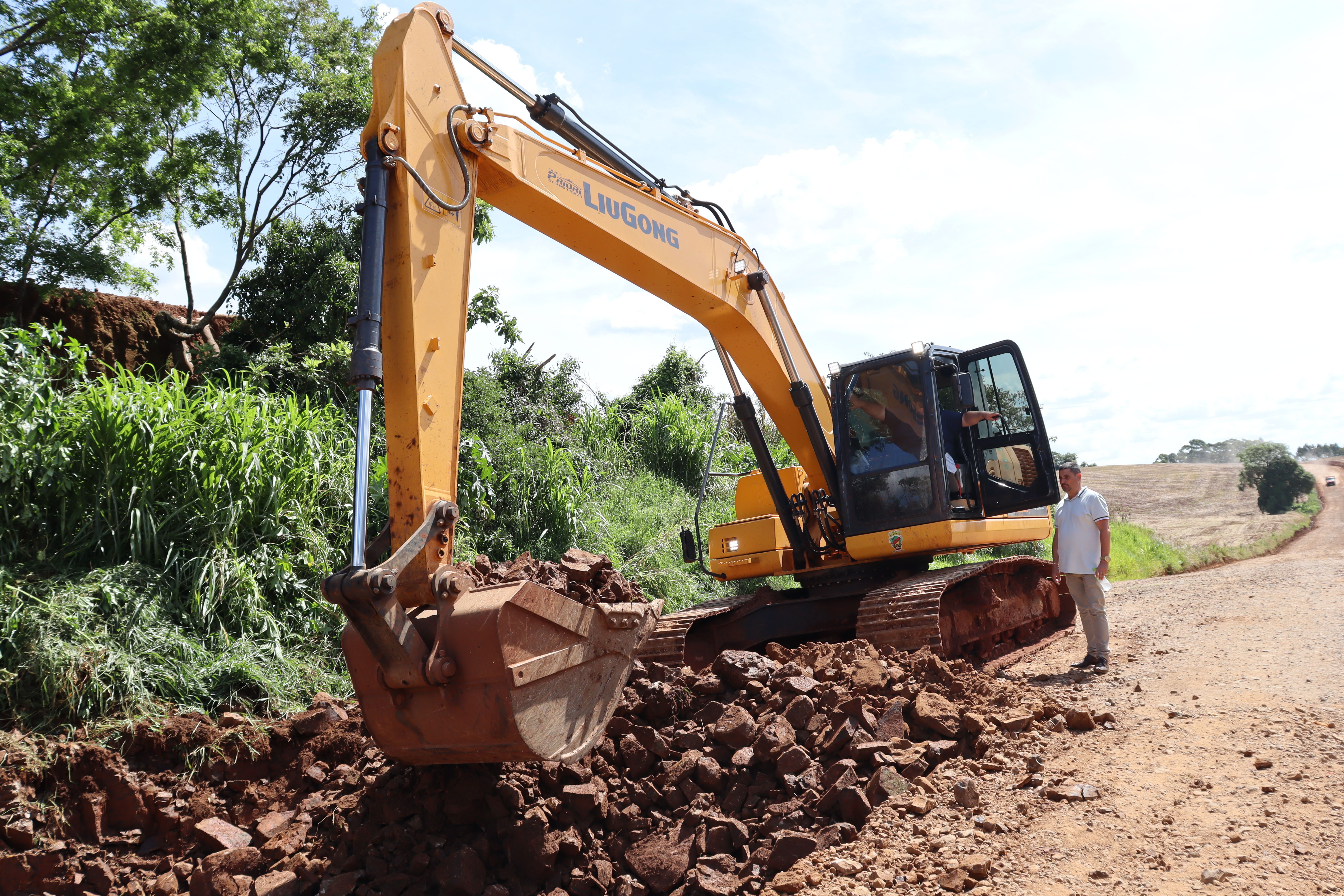 Trabalho de recuperação de estradas inicia após chuvas cessarem em Ronda Alta
