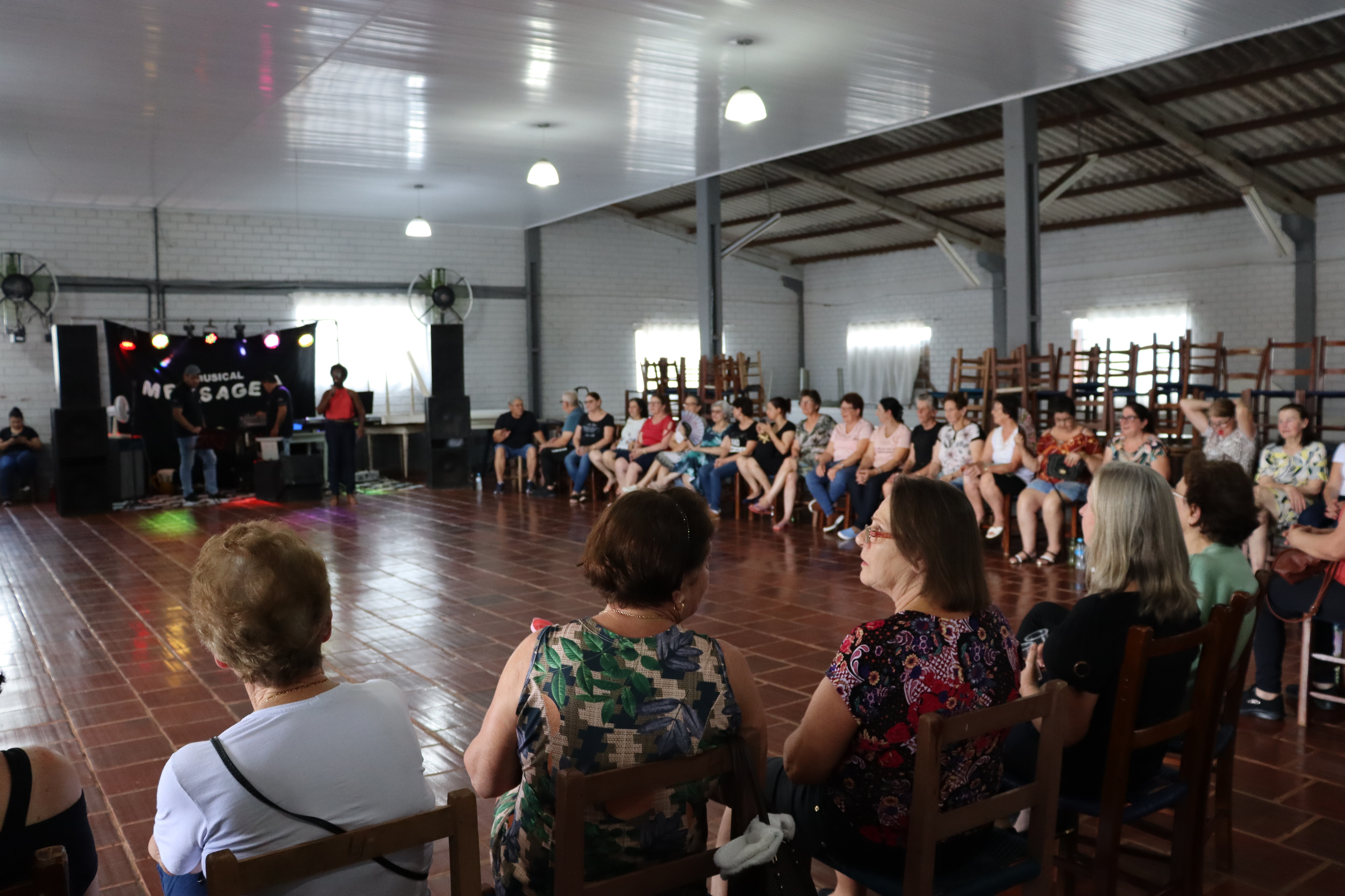 CRAS de Ronda Alta realiza confraternização para os grupos de idosos participantes das oficinas