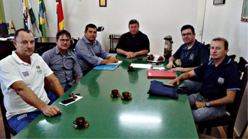 Prefeito Marcelo Burin teve reunião com representantes regionais da Corsan.