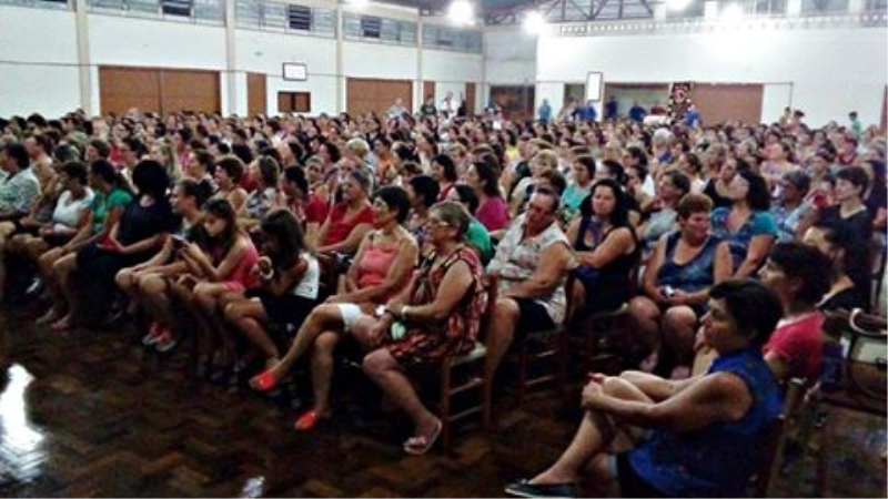 Mais de 500 mulheres participaram do IX Encontro de Mulher para Mulher em Tucunduva.