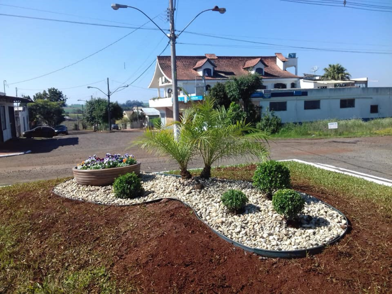 Projeto "Adote um Canteiro" está sendo realizado em Tucunduva.