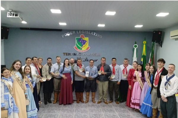 Sessão Solene em homenagem à Semana Farroupilha.