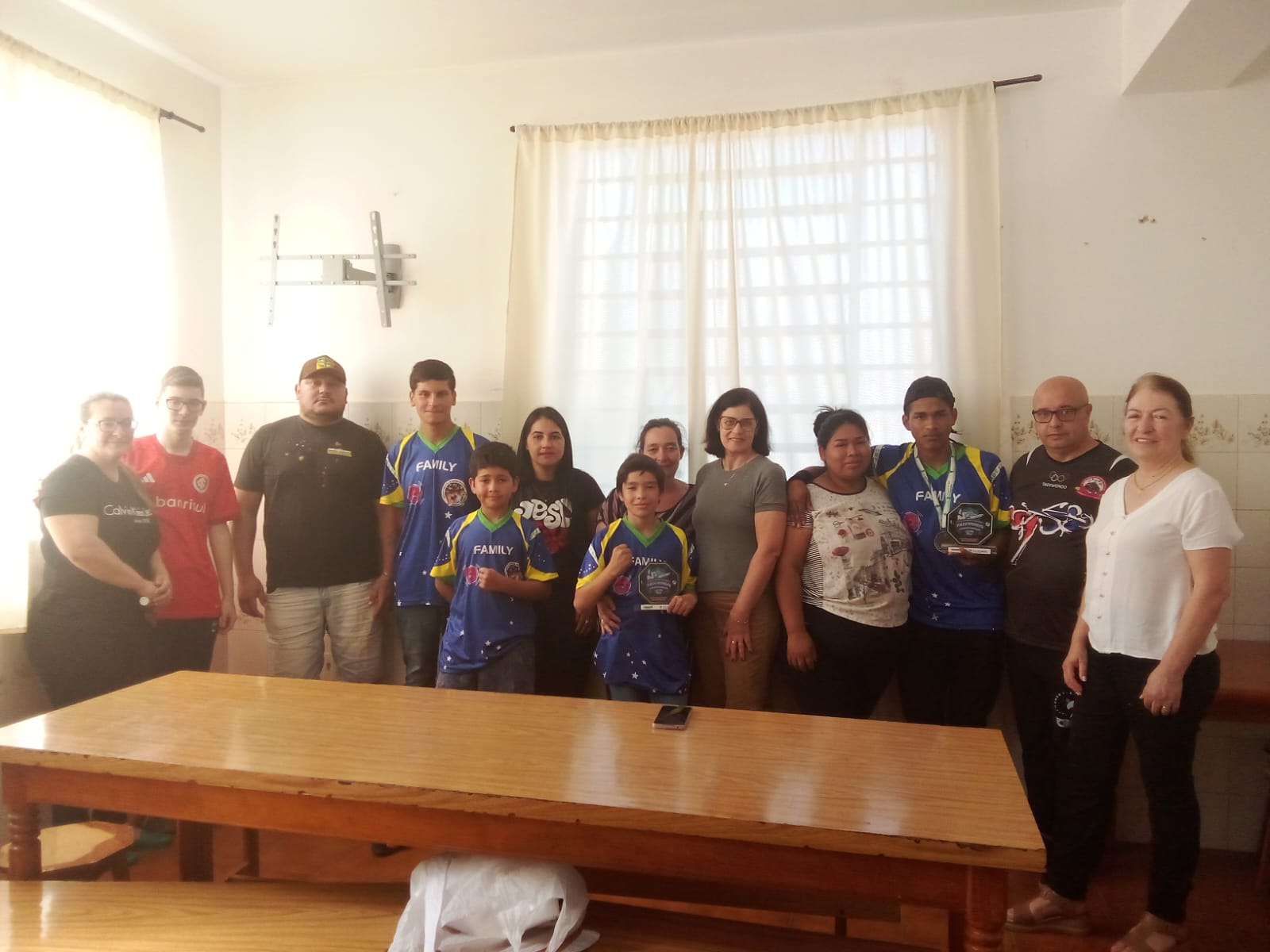 <p>Participantes de campeonato de Taekwondo recebem homenagem no Cras</p>