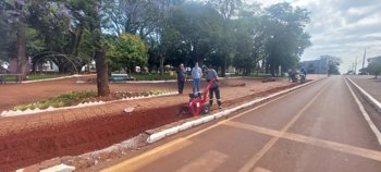 <p><strong>Administra&ccedil;&atilde;o inicia revitaliza&ccedil;&atilde;o da ilumina&ccedil;&atilde;o p&uacute;blica na Pra&ccedil;a Arnaldo Roever.</strong></p>