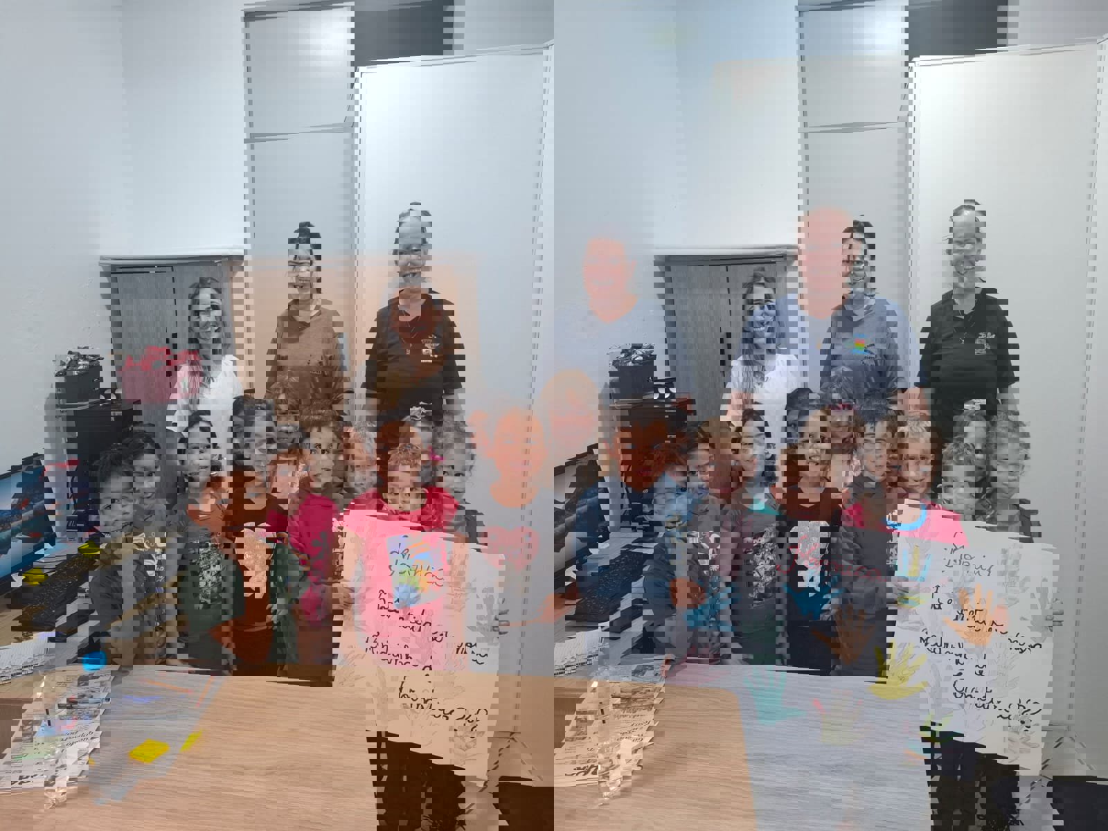 <p><strong>Formandos do Pr&eacute;-B da E.M.E.F. Maria Belmont Albert Convidam Primeira-Dama M&ocirc;nica M&acirc;nica para Madrinha de Formatura.</strong></p>