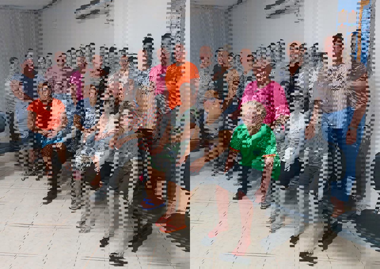 <p><strong>Grupo &ldquo;Cuidar de Quem Cuida&rdquo; re&uacute;ne participantes e destaca t&eacute;cnicas de primeiros socorros.</strong></p>