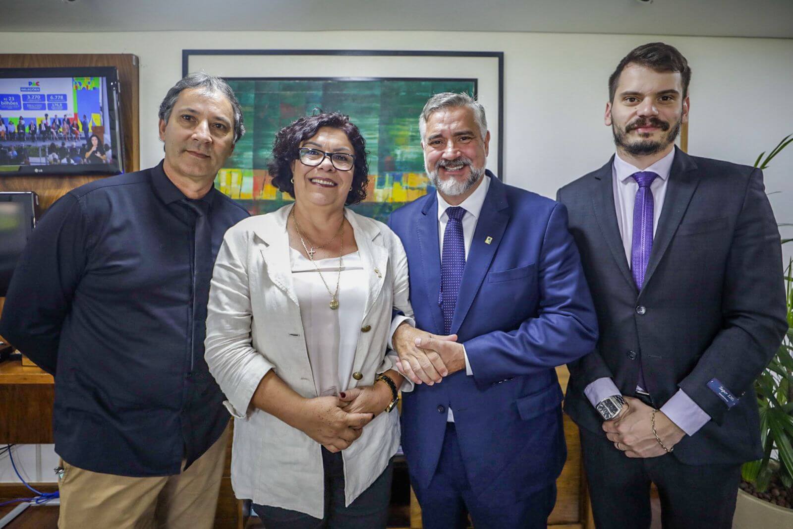 Busca de consolidação do Instituto Federal Farroupilha foi pauta de reunião em Brasília