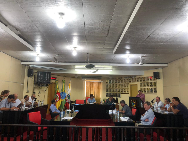 Primeira sessão após o recesso parlamentar