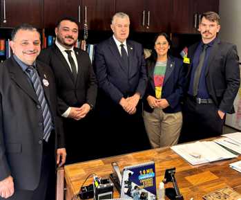 <p><span style="font-size: 14pt;">COMITIVA CELEBRA DESTINA&Ccedil;&Atilde;O DE R$ 1 MILH&Atilde;O PARA O HOSPITAL S&Atilde;O LUIZ GONZAGA</span></p>