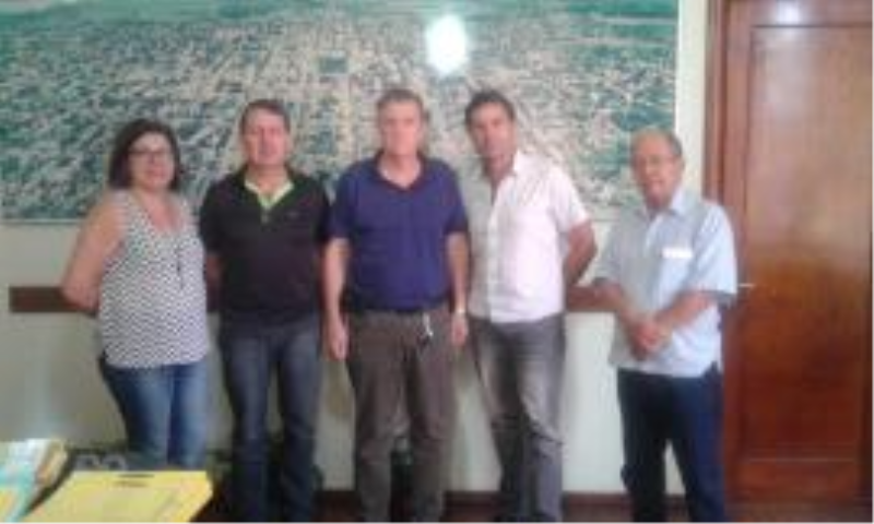 MESA DIRETORA DA CÂMARA SE REUNE COM PREFEITO SIDNEI BRONDANI PARA TRATAR DA CONSTRUÇÃO DO PRÉDIO