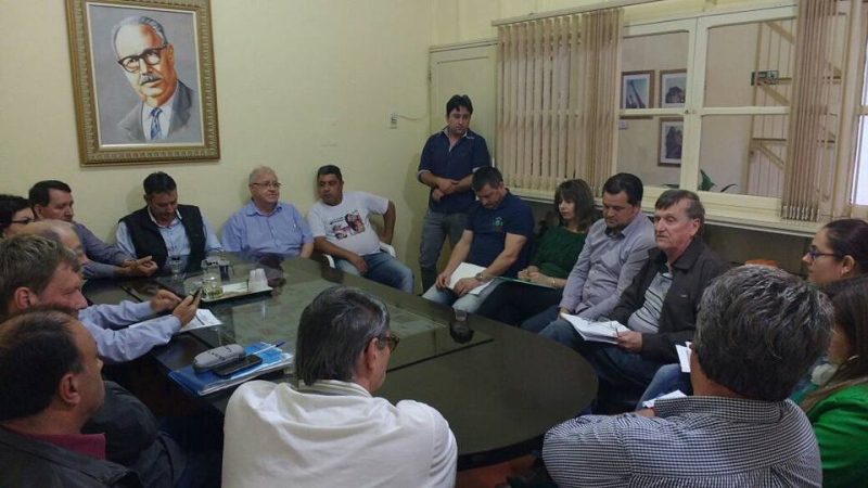 Prefeito se reúne com os vereadores para discutir situação financeira do município