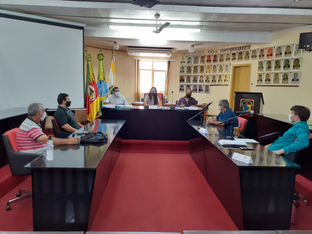 Construção de prédio próprio para o legislativo é tema de reunião 