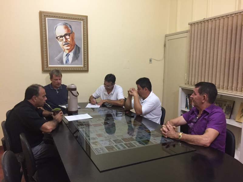 CCJ reúne lideres de bancada
