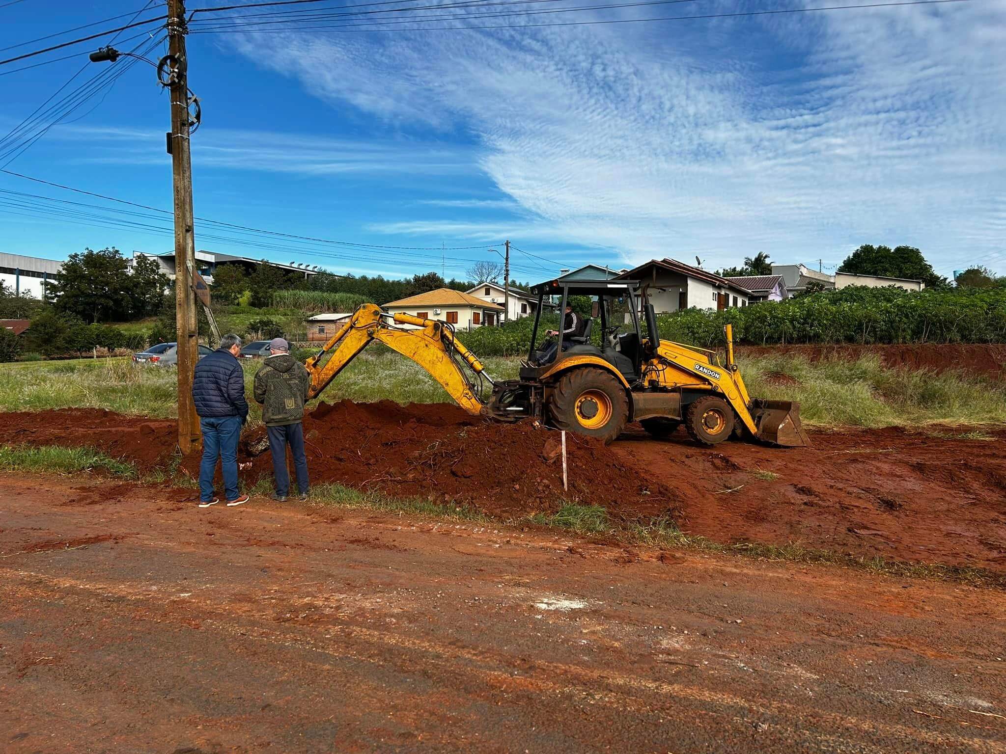 <p>INICIADOS OS TRABALHOS DE RECAPEAMENTO ASF&Aacute;LTICO EM TRECHO DA AVENIDA JACOB REINALDO HAUPENTHAL</p>