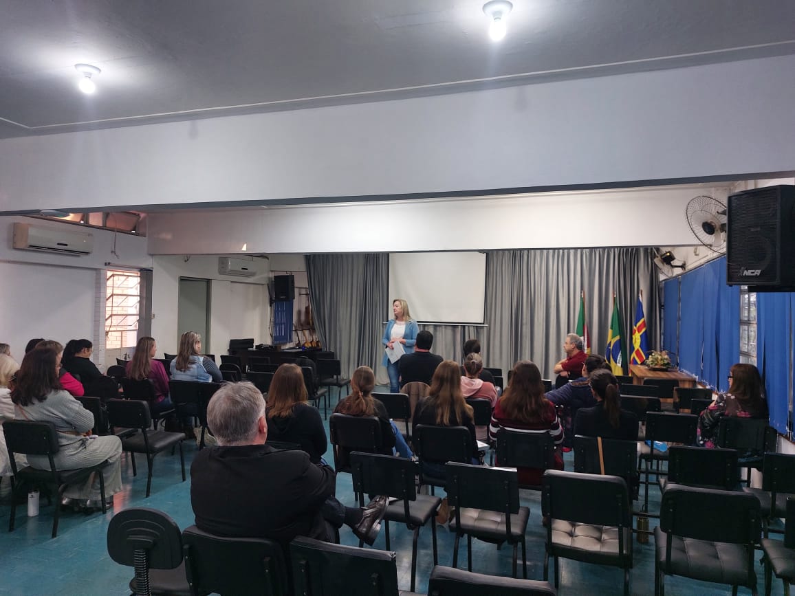 <p>PROFESSORES DA REDE MUNICIPAL PARTICIPAM DO SEGUNDO ENCONTRO PRESENCIAL DO PROJETO EDUCOMBRASIL</p>