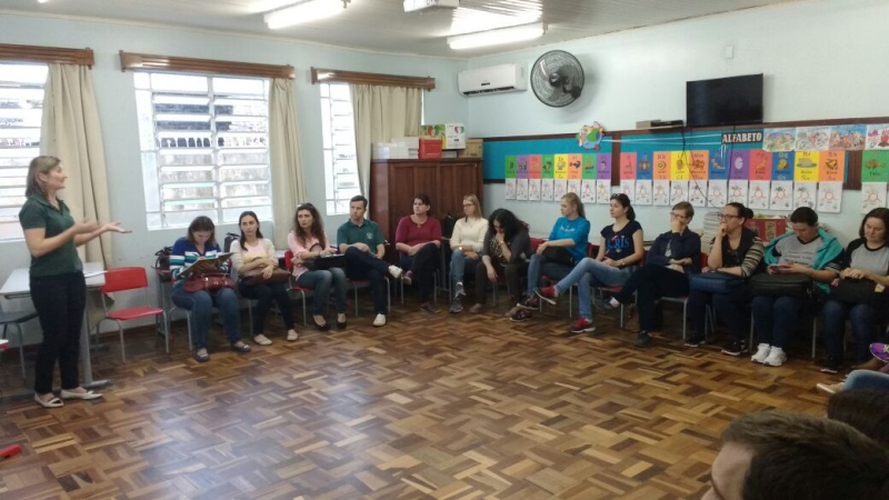 As  Escolas Pe. Schardong e Haupenthal  foram escolhidas para desenvolver o Projeto Piloto de Educação Ambiental