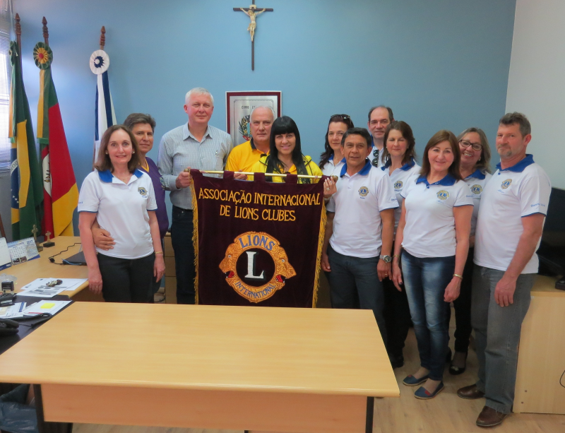 PREFEITO RECEBE VISITA DO GOVERNADOR DO LIONS