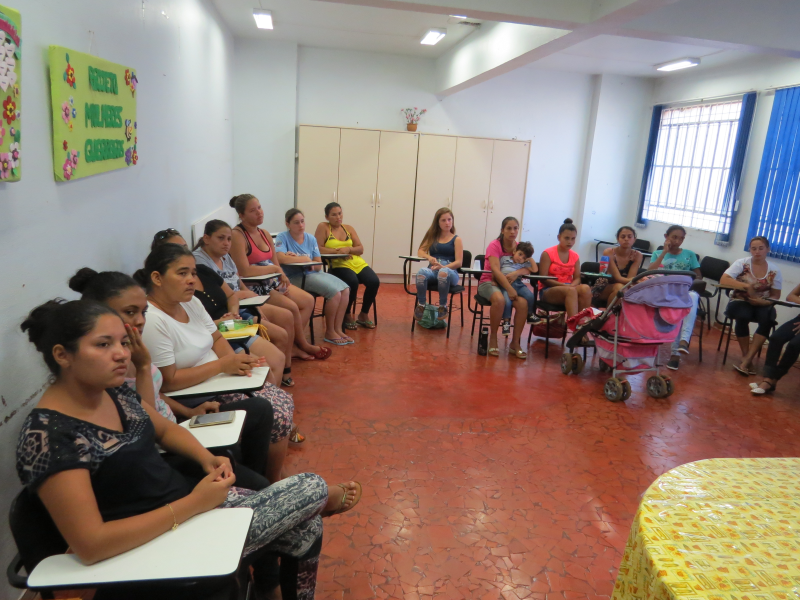 CURSO DE MANICURE E PEDICURE