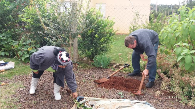 REALIZADA ATIVIDADE DE ARBORIZAÇÃO PELO PROJETO TÉCNICO SOCIAL DO PROGRAMA PAC II