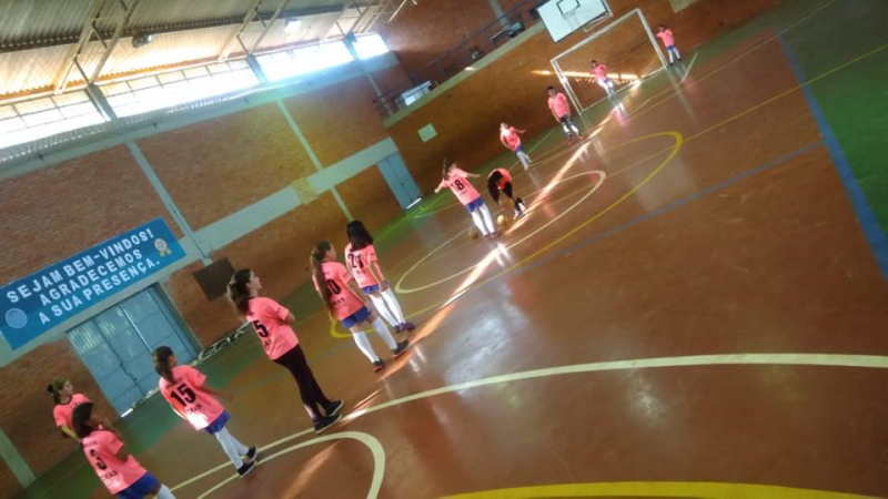 Projeto Pé Na Bola Cabeça na Escola