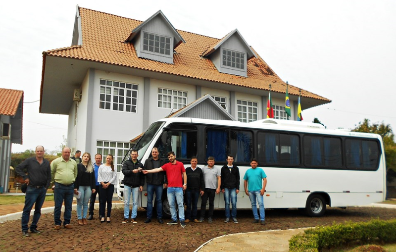 MICRO-ÔNIBUS PARA TRANSPORTE PÚBLICO GRATUITO DE PASSAGEIROS CHEGA A SETE DE SETEMBRO